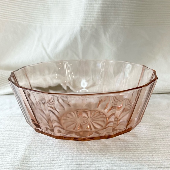 Vintage Depression Glass Bowl in Pink - Picture 2 of 15